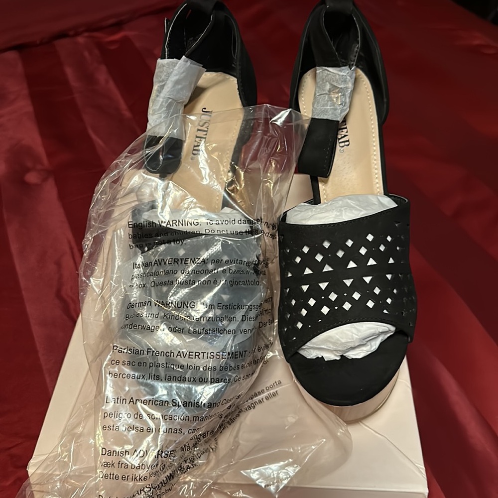 Size 8.5 JustFab Platform heels. Black in color. Brand New. Never been worn. - Picture 4 of 5